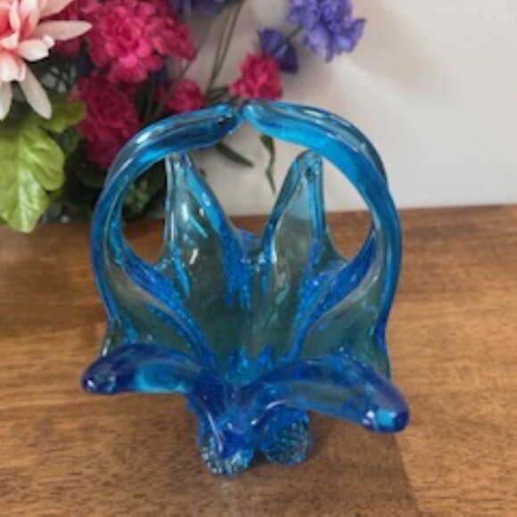 Chalet Glass Art Basket – Vintage Canadian‎ Blue Sculptural Blown Glass - Picture 2 of 5